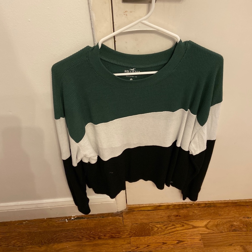 Green black and white waffle tee